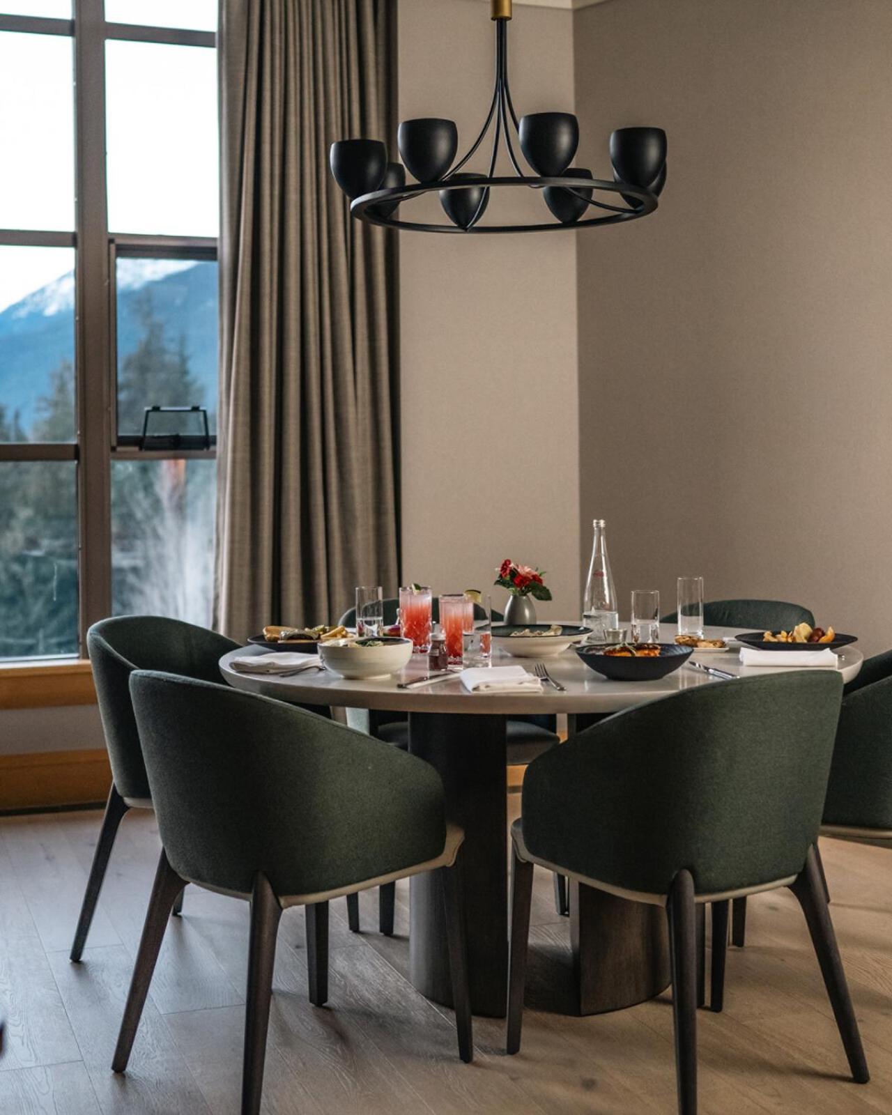 Four Seasons Resort Whistler Exteriör bild
